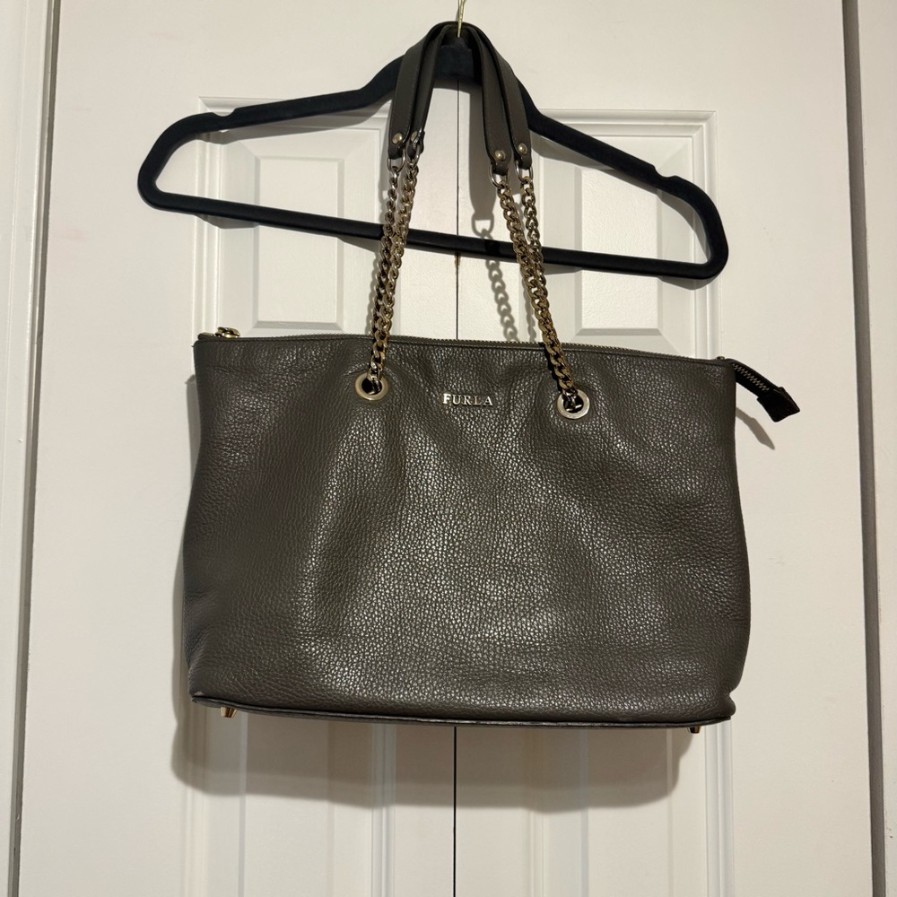 Furla Luna Julia Pebble Leather Chain strap tote bag